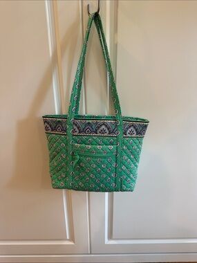 Vera Bradley Vera Tote- small